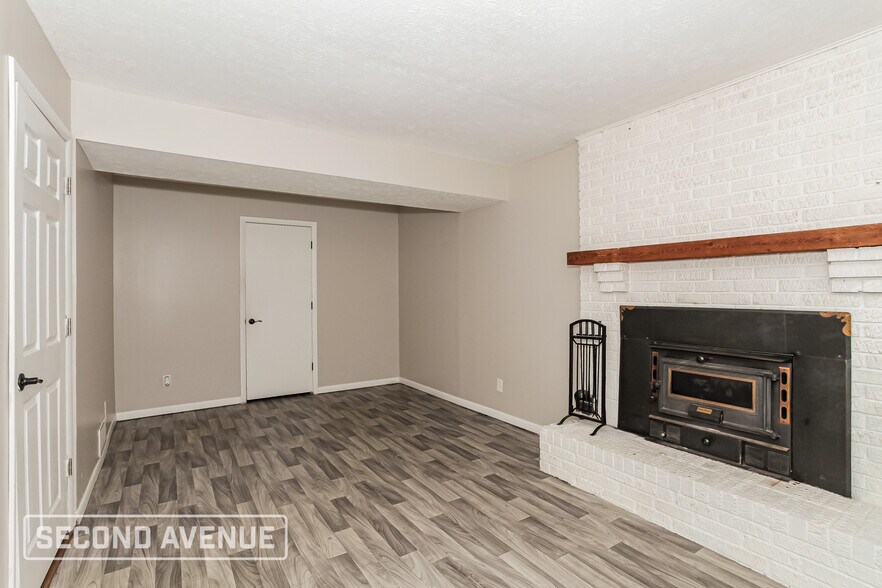 Building Photo - 4384 Mt Alverno Rd