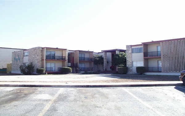 Building Photo - Metropolitan