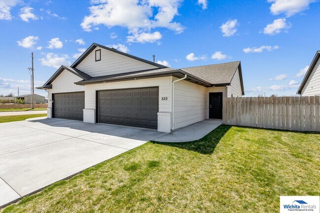 Building Photo - Newer 3 bedroom 2 bath Duplex in Goddard