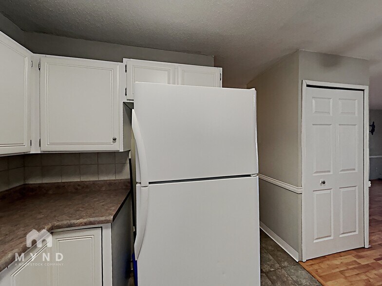 Building Photo - 7020 E Girard Ave