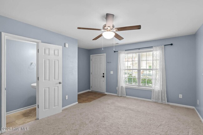 Building Photo - 415 Caldwell Loop