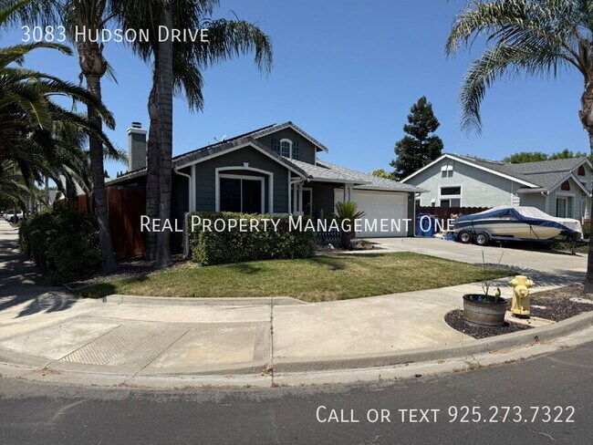 Building Photo - 3083 Hudson Dr