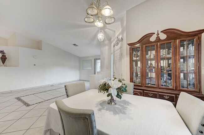 Building Photo - Henderson Single-Story Gem with Gas Firepl...