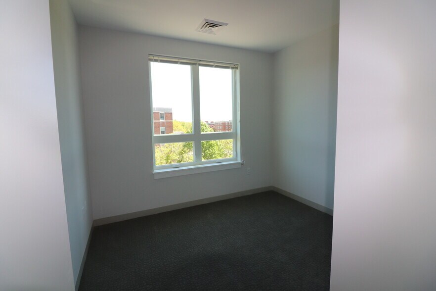 Building Photo - 162 Washington St