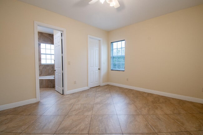 Building Photo - 12094 Citrus Grove Blvd