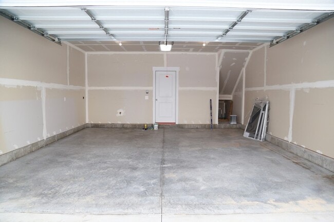 Building Photo - 181 E 550 N