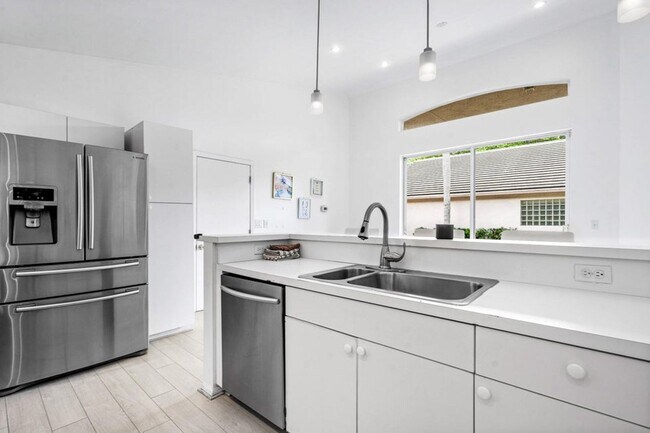 Building Photo - 790 Clearbrook Park Cir