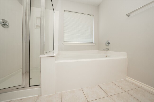 Building Photo - 14310 Mirkwood Ln