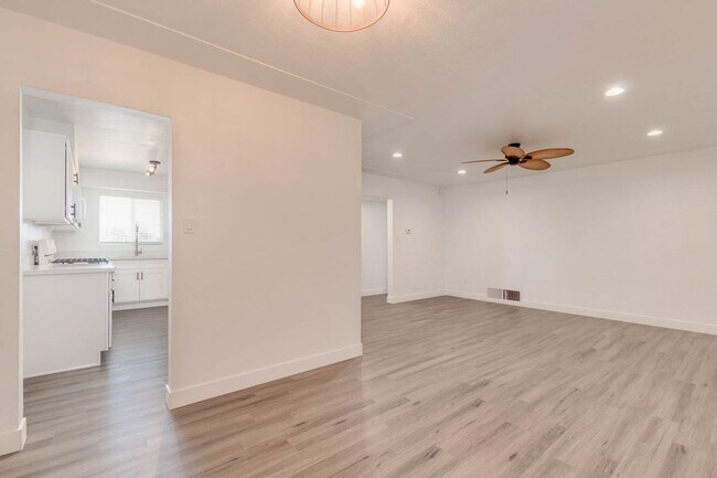 Building Photo - 4129 N 33rd Dr