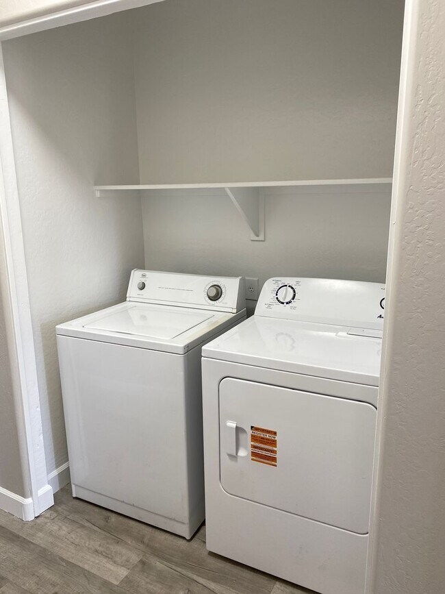 Building Photo - Resort-Style Living in Gilbert – 3 Bed Townhome Near SanTan Village