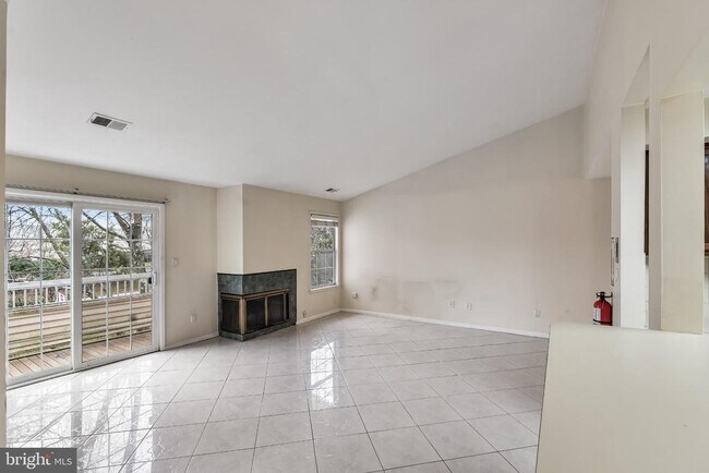 Building Photo - 119 Acadia Ct