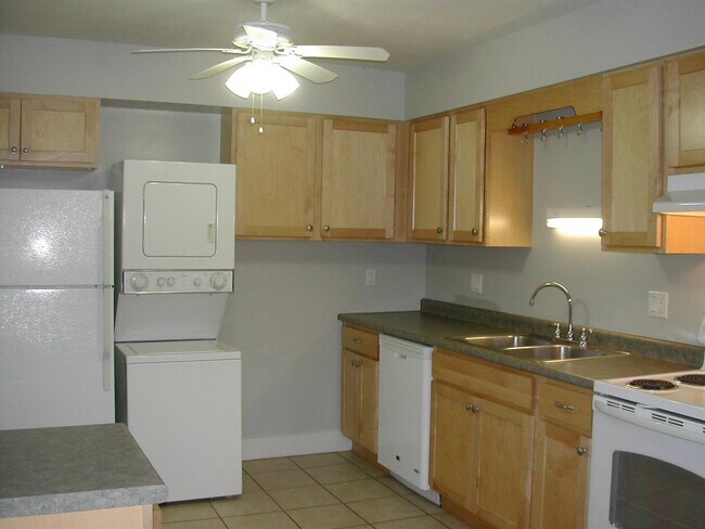 Building Photo - 249 Brookridge Ct