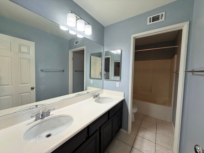 Building Photo - Stunning 5-Bedroom Pool Home in Corona is now available for rent