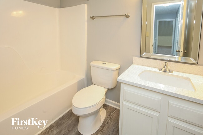 Building Photo - 6747 Wimbledon Dr