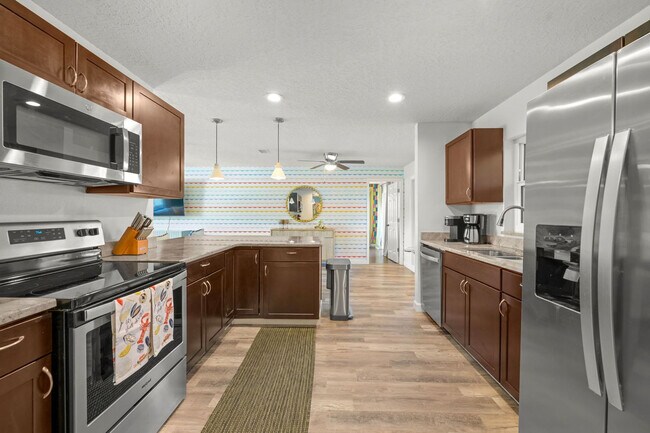 Building Photo - 1319 Saddle Ct