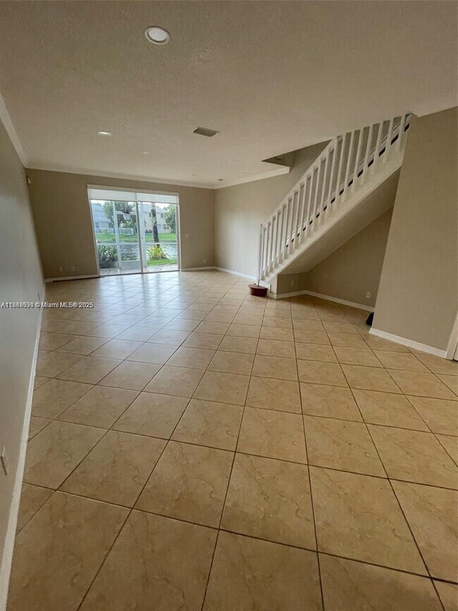 Building Photo - 3810 San Simeon Cir