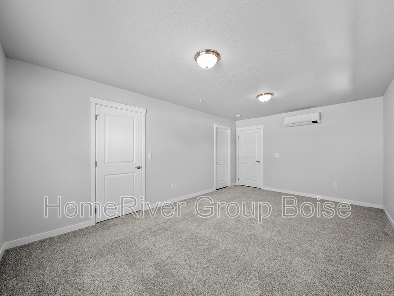 Building Photo - 857 E Travel Ln