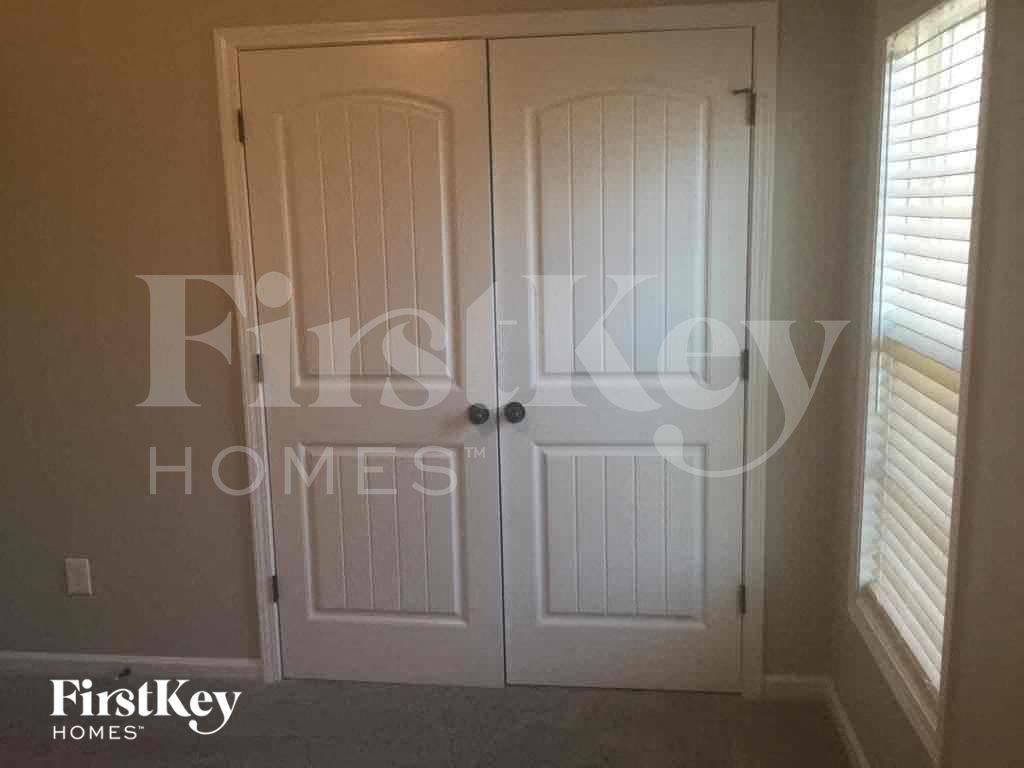 Building Photo - 320 Nelson Ln