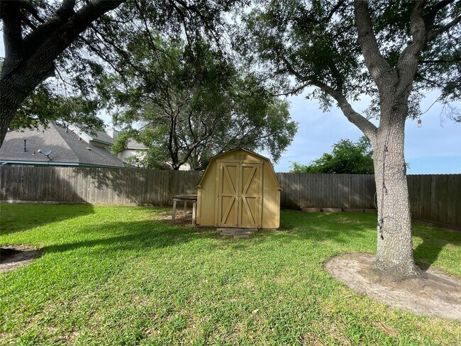 Building Photo - 7110 Pembrough Ln