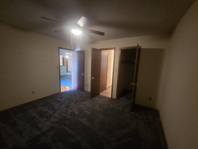 Building Photo - 2051 S Kentwood Ave