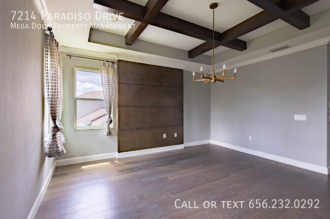 Building Photo - 7214 Paradiso Dr