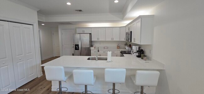 Building Photo - 6882 3rd St