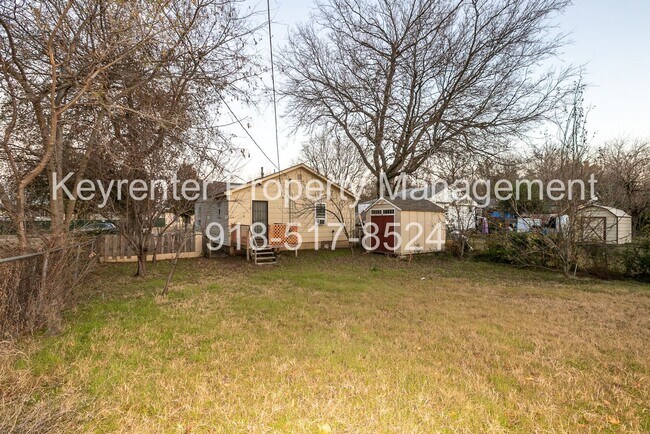 Building Photo - 2 Bed | 1 Bath East Tulsa with Spacious Back yard!
