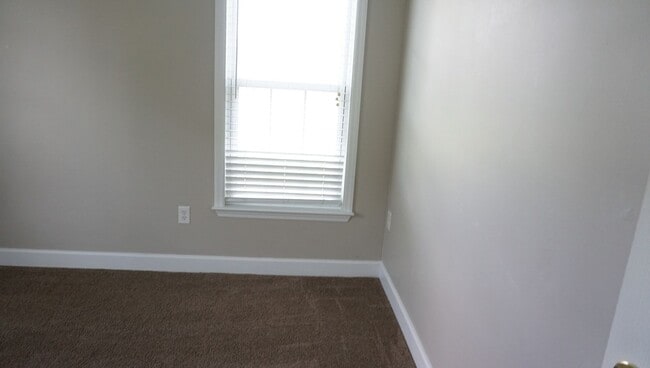 Building Photo - Luxury in Lakeland, GA