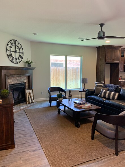 Building Photo - 1312 Solomon Ln