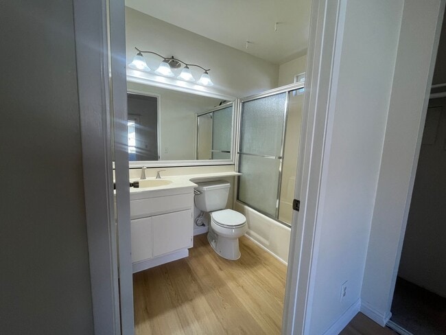 Building Photo - Amazing 2 Bed/3 Bath home in Chino!