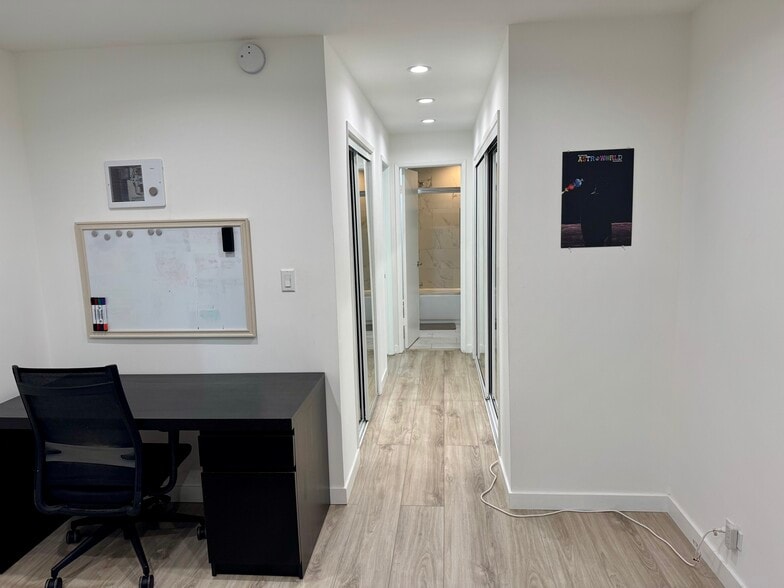 1st bedroom - 1440 Veteran Ave