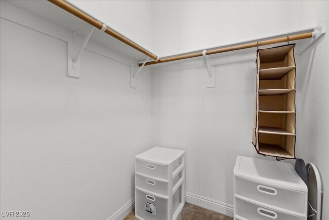 Building Photo - 2 Corte Belleza