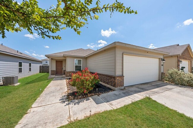 Building Photo - Spacious 3-Bed Home with Pool Access, Trails, and Fenced Yard in Converse