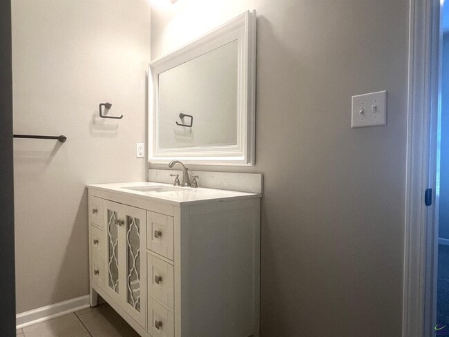 Building Photo - 99 Azalea Ave