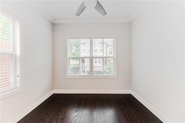 Building Photo - 3634 Via Nuova Ln