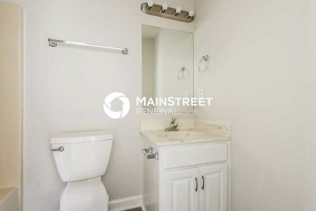 Building Photo - 3 Bedroom Pet-Friendly Home in LOUISVILLE,...