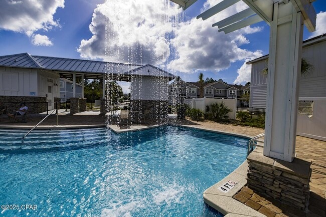 Building Photo - 7470 Shadow Lake Dr