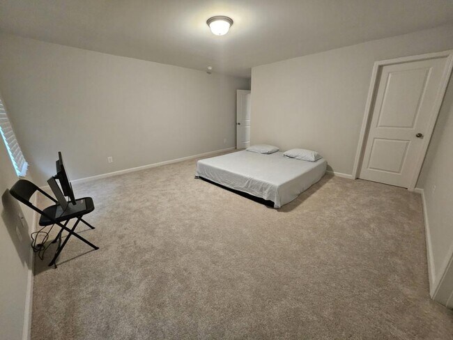Building Photo - 1290 Jordan Brook Dr