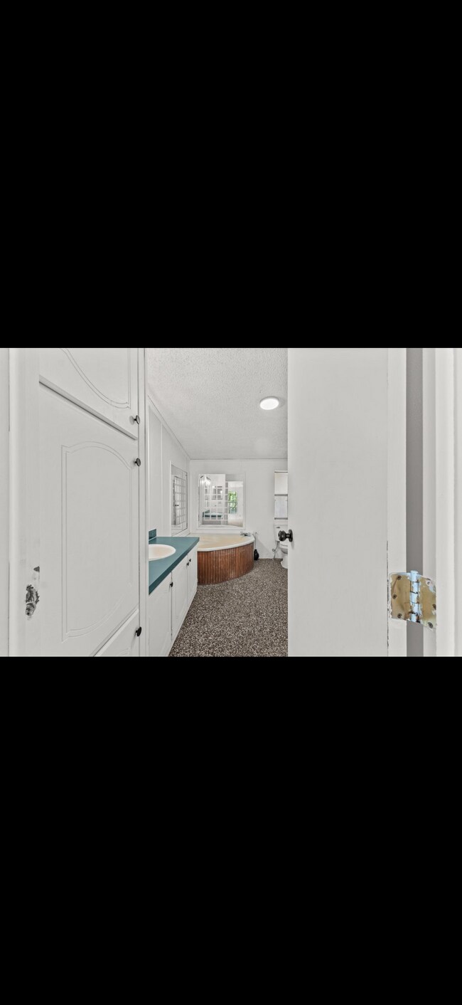 Building Photo - 29707 Rd 182