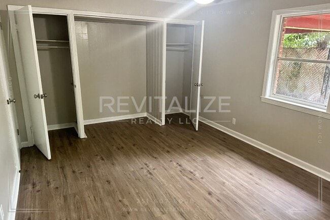 Building Photo - 2 Bed/1 Bath Home in Mobile!