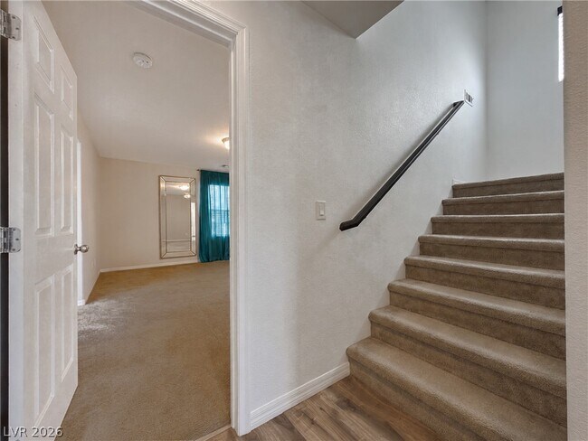 Building Photo - 372 Ambitious St