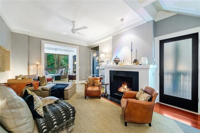 Building Photo - 868 Rosedale Rd NE