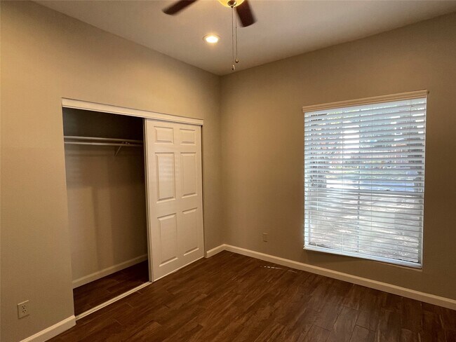 Building Photo - 6500 Harbor Town Dr