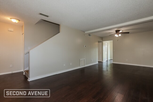 Building Photo - 3809 Pinedale St