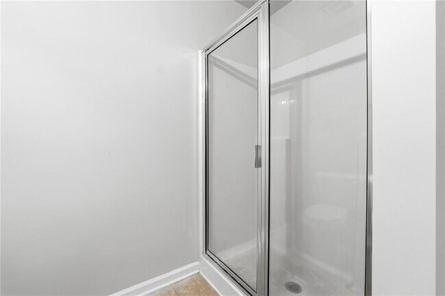 Building Photo - 1006 Ivydale Cir