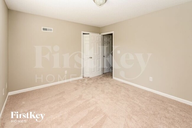 Building Photo - 203 Hickory Wood Dr