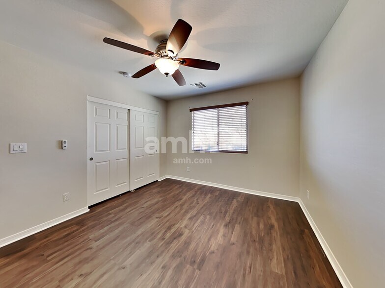 Building Photo - 2542 W Cordia Ln