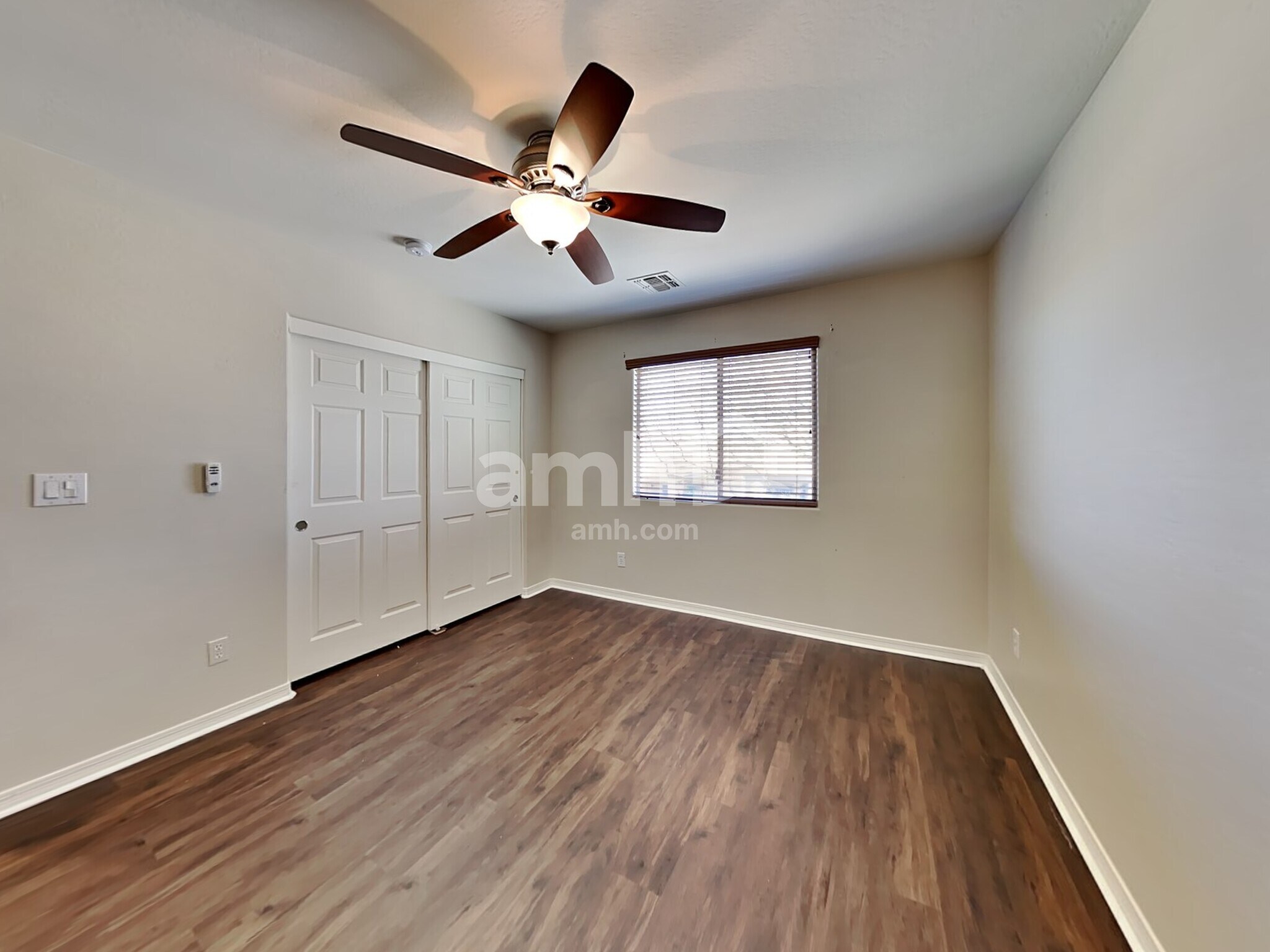 Building Photo - 2542 W Cordia Ln