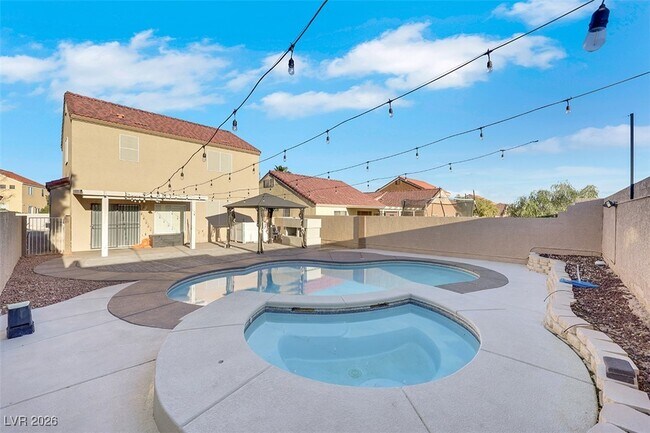 Building Photo - 7937 Lovely Pine Pl