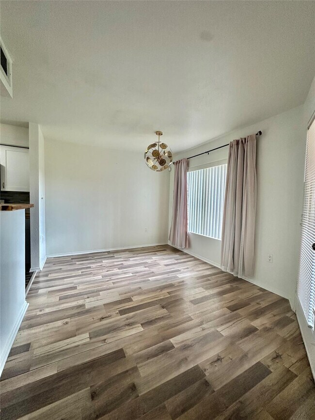 Building Photo - 2371 NW 33rd St